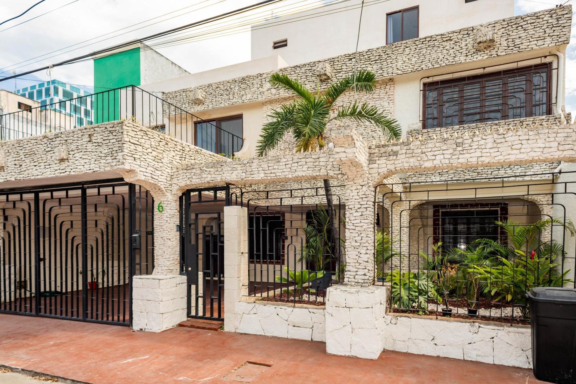 Vica Guest House Con Piscina En La Entrada De La Zona Hotelera Cancun Exterior photo